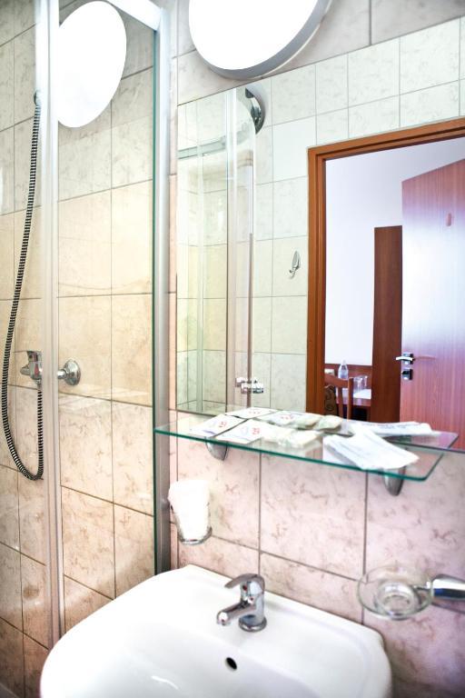 Nu Hotel Łódź Dış mekan fotoğraf